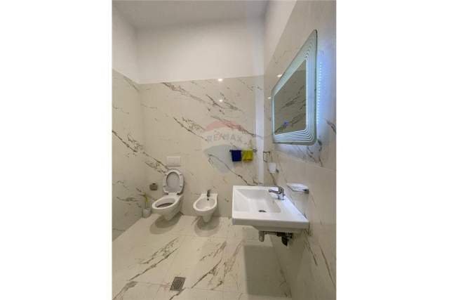 Tirane, jepet me qera apartament 1+1+A+BLK Kati 5, 115 m² 500 Euro (Rruga Peti)