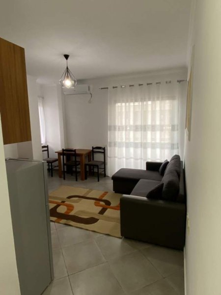 Tirane, jepet me qera apartament 1+1+BLK Kati 8, 70 m² 40.000 Leke (Rruga Teodor Keko)