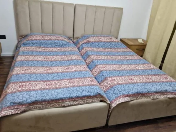 Tirane, jepet me qera apartament Kati 1, 110 m² 600 Euro prane gjimnazit Sami Frasheri