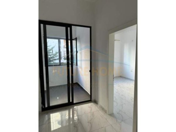 Tirane, shitet apartament 1+1 Kati 1, 76 m² 84.000 Euro (Yzberisht)