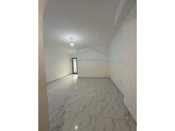 Tirane, shitet apartament 1+1 Kati 1, 76 m² 84.000 Euro (Yzberisht)