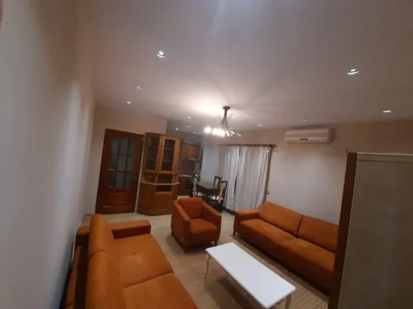 Tirane, jepet me qera apartament 1+1+BLK Kati 5, 75 m² 45.000 Leke (Rruga e Kavajes)