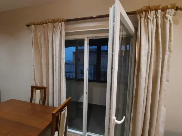 Tirane, jepet me qera apartament 1+1+BLK Kati 5, 75 m² 45.000 Leke (Rruga e Kavajes)