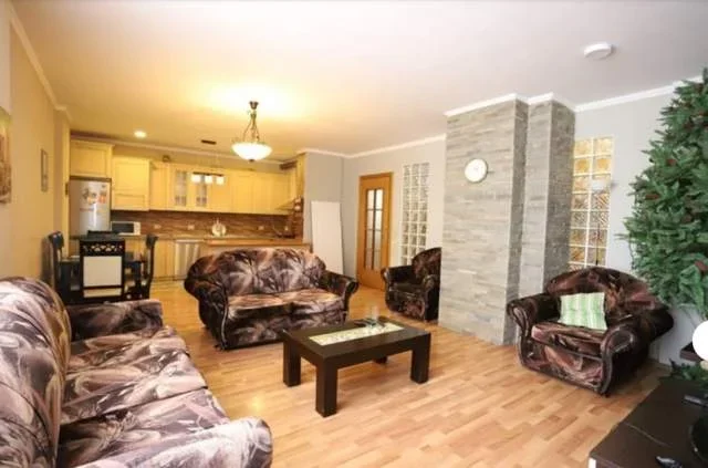 Tirane, shitet apartament Kati 6, 143 m² 228.000 Euro