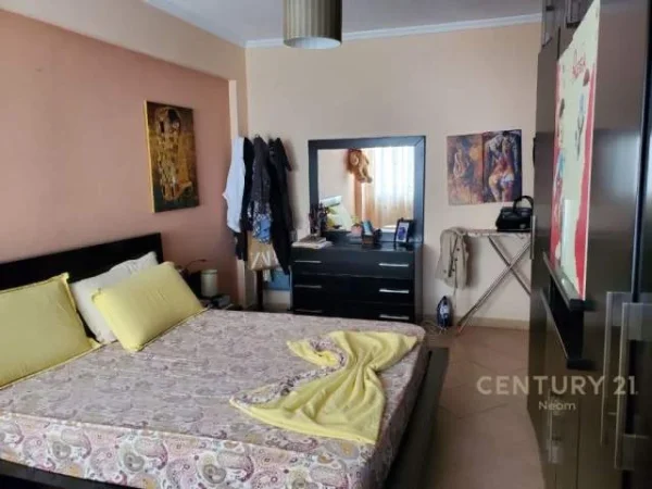 Tirane, jepet me qera apartament Kati 4, 96 m² 700 Euro