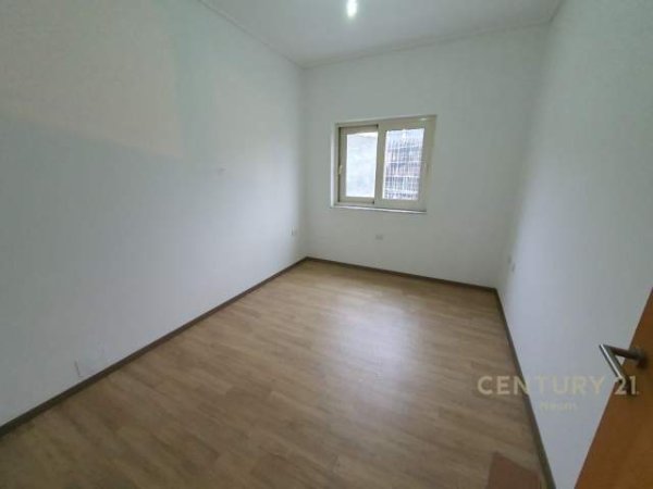 Tirane, shes Vile 200 m² 670.000 Euro (Kopshti Botanik Zoologjik)