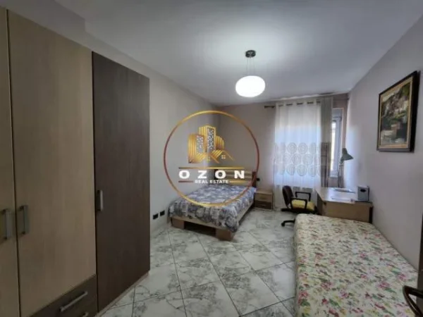 Tirane, jepet me qera apartament 2+1+BLK Kati 7, 138 m² 800 Euro