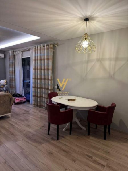 Tirane, jepet me qera apartament 2+1+BLK Kati 6, 120 m² 500 Euro (UNAZA E RE)
