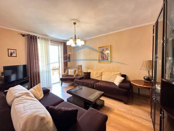 Tirane, jepet me qera apartament 1+1 Kati 4, 58 m² 400 Euro (Rruga e Durresit)
