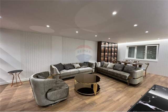 Tirane, jepet me qera apartament 2+1+A+BLK Kati 1, 130 m² 1.300 Euro (Bllok)