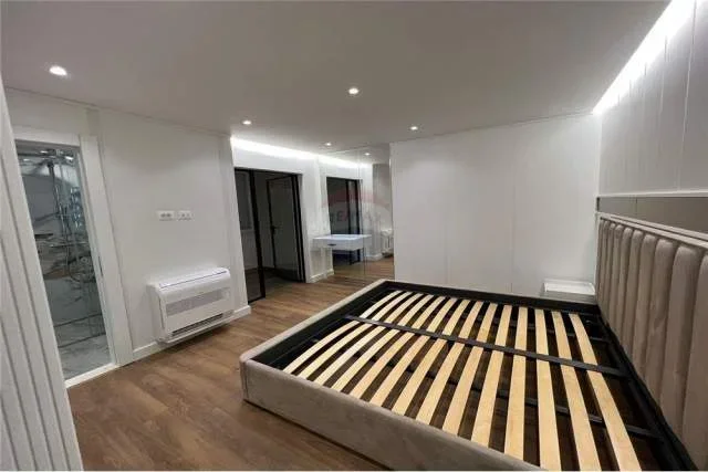 Tirane, jepet me qera apartament 2+1+A+BLK Kati 1, 130 m² 1.300 Euro (Bllok)