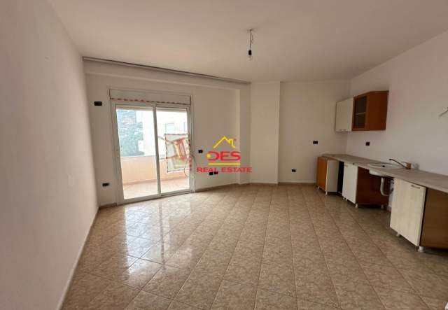 shitet apartament 2+1+BLK Kati 4, 100 m² 60.000 Euro (Rruga Ali Demi)