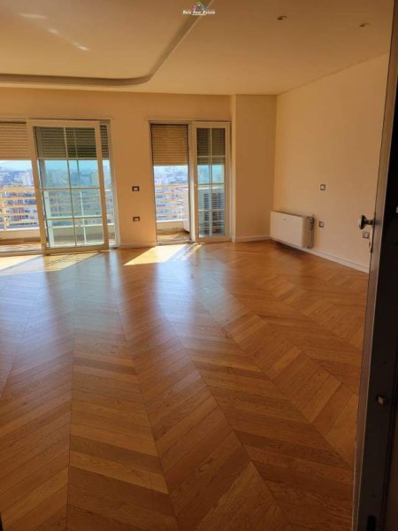 Tirane, jepet me qera zyre Kati 12, 120 m² 800 Euro (Stacioni i Trenit)