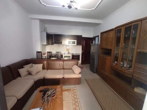 Tirane, jepet me qera apartament 1+1+BLK Kati 3, 70 m² 500 Euro (rruga e elbasanit)