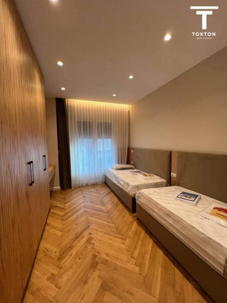 Tirane, jepet me qera apartament 3+1+BLK Kati 3, 128 m² 2.500 Euro
