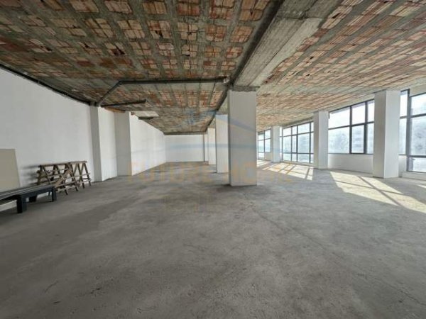 Tirane, shes dyqan Kati 1, 358 m² 400.000 Euro (RRUGA TEODOR KEKO)