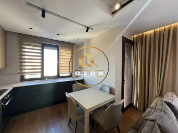 Tirane, jepet me qera apartament 2+1 Kati 5, 104 m² 1.400 Euro (Rruga e Barrikadave)