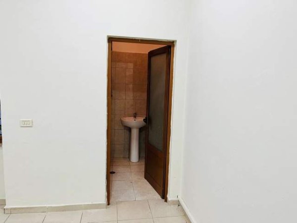 Tirane, ofert garsonier 65 m² 700 Euro