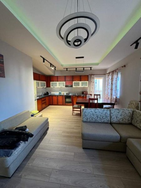 Tirane, jepet me qera apartament 1+1+BLK Kati 6, 140 m² 500 Euro (bill klinton)