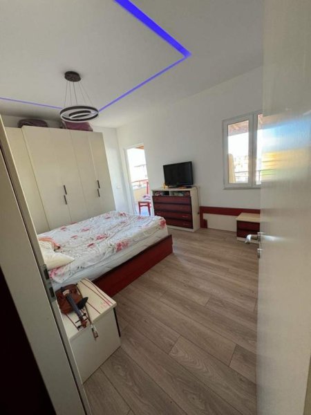 Tirane, jepet me qera apartament 1+1+BLK Kati 6, 140 m² 500 Euro (bill klinton)