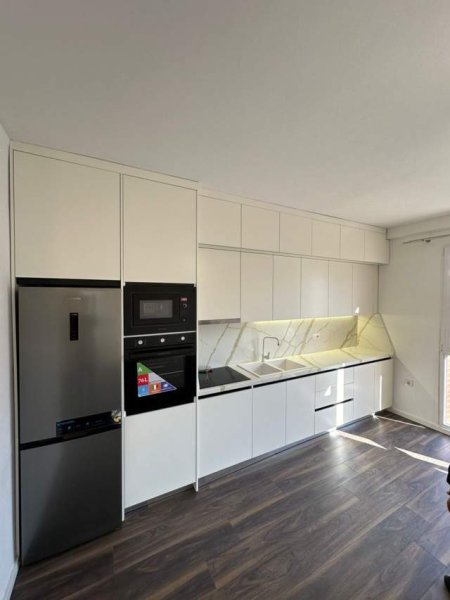 Tirane, jepet me qera apartament 2+1+A+BLK Kati 2, 107 m² 700 Euro (Fusha Aviacionit)