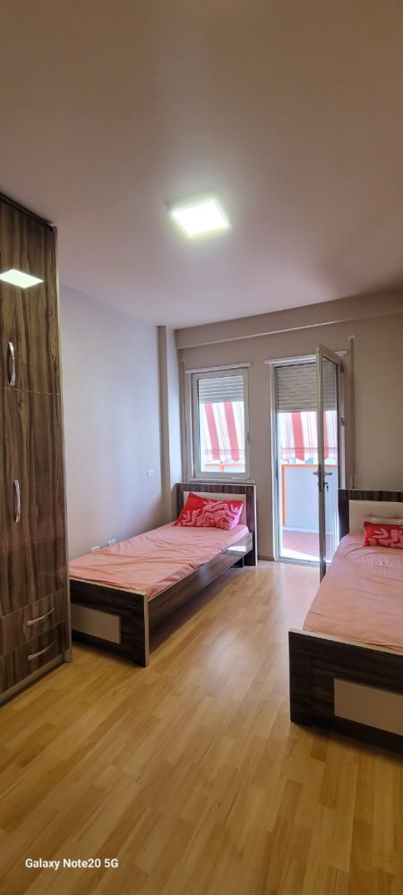 Tirane, shitet apartament 3+1+A+BLK Kati 6, 142 m² 180.700 Euro (ish parku Autobuzave , rruga Kavajes)