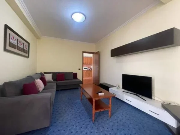 Tirane, jepet me qera apartament 1+1+BLK Kati 3, 59 m² 600 Euro (Bllok)