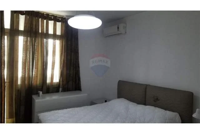 Tirane, jepet me qera apartament 2+1 Kati 9, 147 m² 700 Euro (bulevardi Zogu i I)