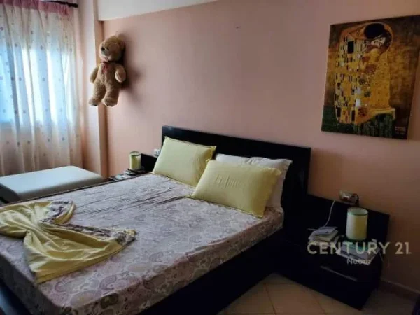 Tirane, jepet me qera apartament Kati 4, 96 m² 700 Euro