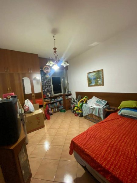 Tirane, jepet me qera apartament 2+1 Kati 3, 100 m² 50.000 Leke (Rruga Kavajes)