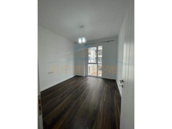 Tirane, jepet me qera apartament 2+1 Kati 2, 700 Euro (ali demi)