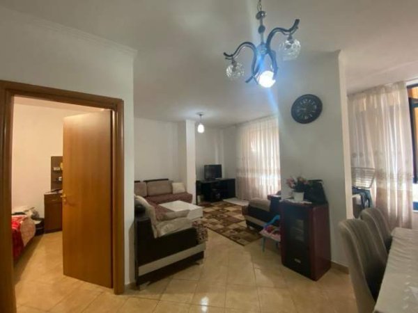 Tirane, shitet apartament Kati 3, 73 m² 135.000 Euro