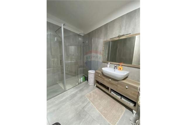 Tirane, shitet apartament 1+1+BLK Kati 3, 85 m² 165.000 Euro (Komuna e Parisit)