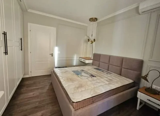 Tirane, jepet me qera apartament 1+1+BLK Kati 8, 74 m² 1.000 Euro (Rruga e Saraçëve , Tirana)