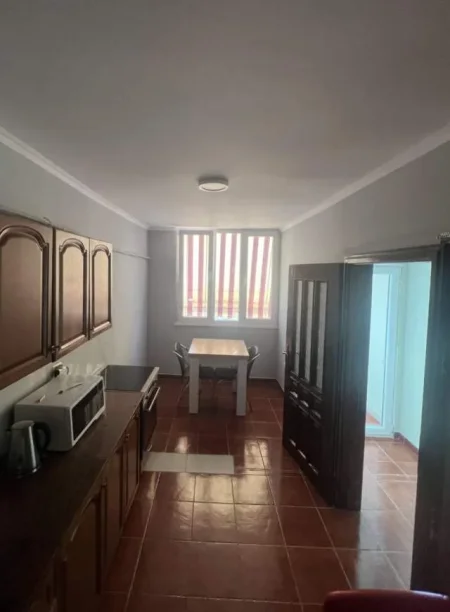 Tirane, jepet me qera apartament 3+1+BLK Kati 9, 125 m² 700 Euro (Rruga Medar Shtylla 2-47, Tirana)