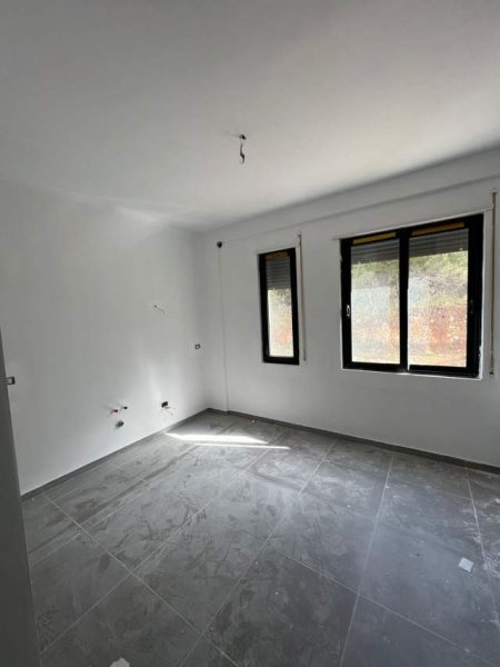 Lungomare, shitet apartament 1+1 Kati 1, 60 m²  (Uji i Ftohte)