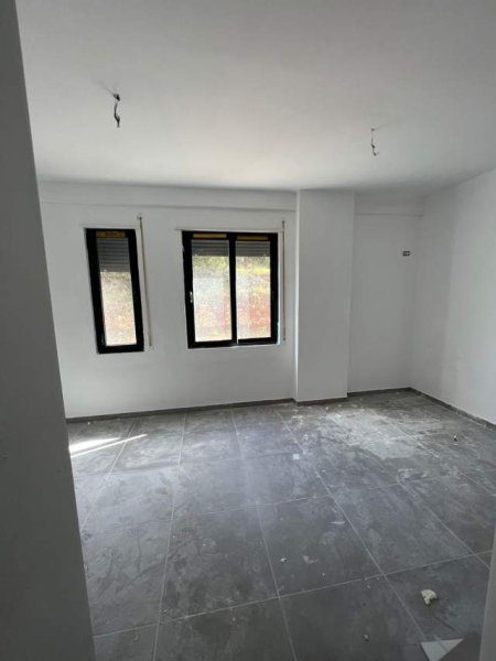 Lungomare, shitet apartament 1+1 Kati 1, 60 m²  (Uji i Ftohte)