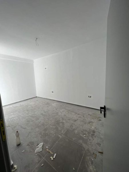 Lungomare, shitet apartament 1+1 Kati 1, 60 m²  (Uji i Ftohte)