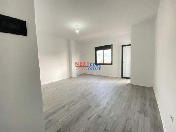 Lungomare, shitet apartament 1+1+BLK Kati 10, 70 m² 105.000 Euro (Perballe Universitetit “Ismail Qemali”, Vlore)
