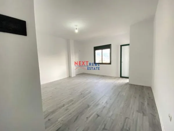Lungomare, shitet apartament 1+1+BLK Kati 10, 70 m² 105.000 Euro (Perballe Universitetit “Ismail Qemali”, Vlore)
