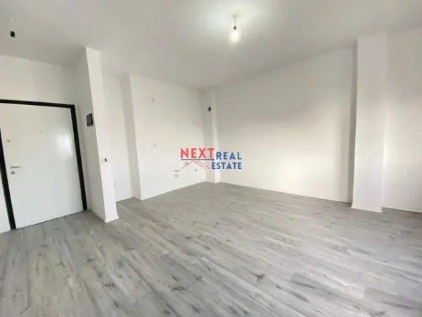 Lungomare, shitet apartament 1+1+BLK Kati 10, 70 m² 105.000 Euro (Perballe Universitetit “Ismail Qemali”, Vlore)