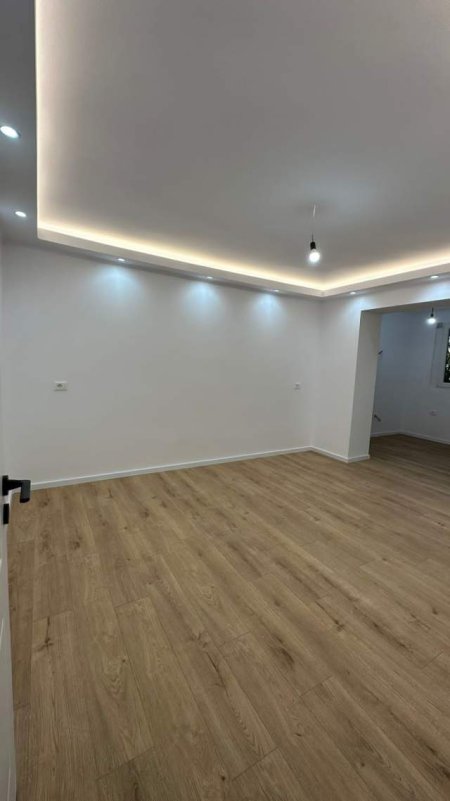 Tirane, shitet apartament 3+1+2wc Kati 3, 86 m² 158.000 Euro (21 Dhjetori)