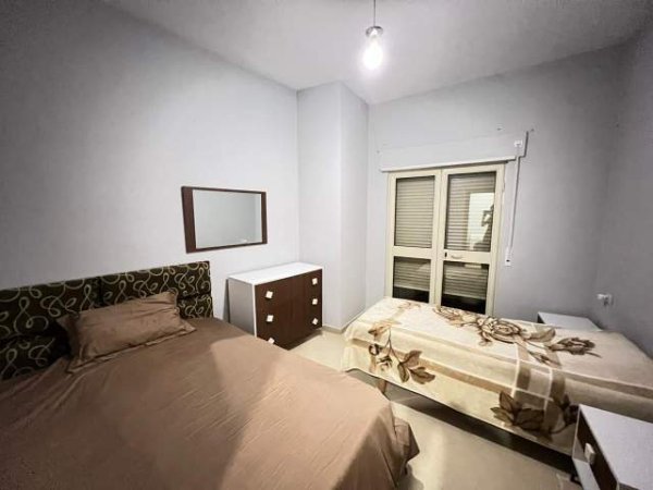 Tirane, shitet apartament 1+1 Kati 1, 81 m² 130.000 Euro (Rruga e Barrikadave)
