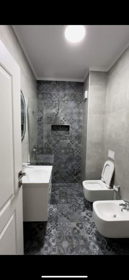 Tirane, jepet me qera apartament 2+1+BLK Kati 7, 99 m²