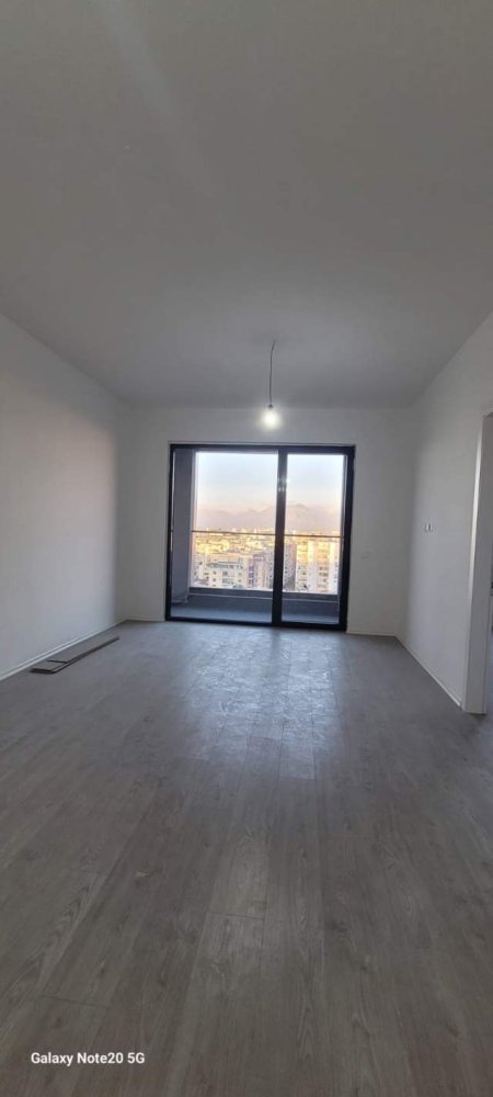 Tirane, jepet me qera apartament 1+1+A+BLK Kati 8, 70 m² 500 Euro (Parku Olimpik/Kompleksi Dinamo)