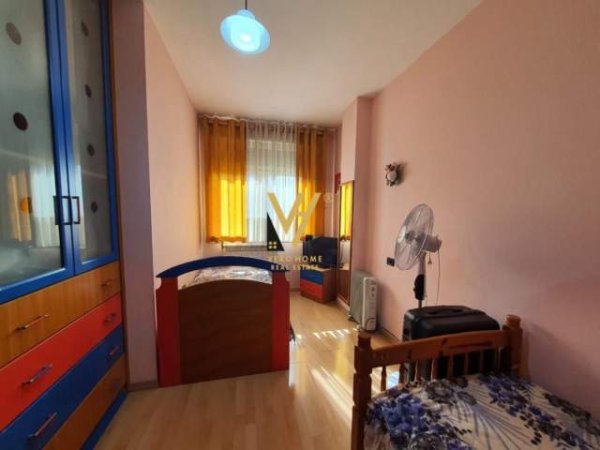 Tirane, jepet me qera apartament 2+1 Kati 3, 100 m² 900 Euro (STADIUMIT AIR ALBANIA)