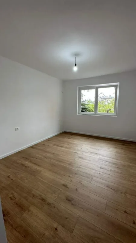 Tirane, shitet apartament 3+1+2wc Kati 3, 86 m² 158.000 Euro (21 Dhjetori)
