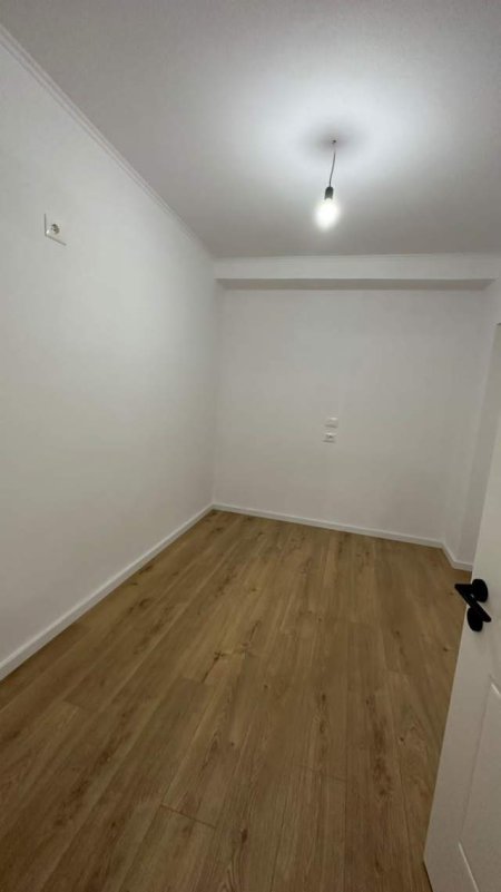 Tirane, shitet apartament 3+1+2wc Kati 3, 86 m² 158.000 Euro (21 Dhjetori)