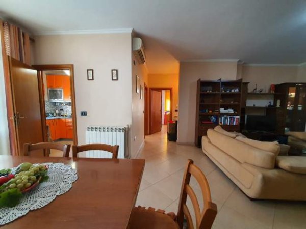 Tirane, jepet me qera apartament 2+1+A+BLK Kati 4, 103 m² 900 Euro (STADIUMI AIR ALBANIA)