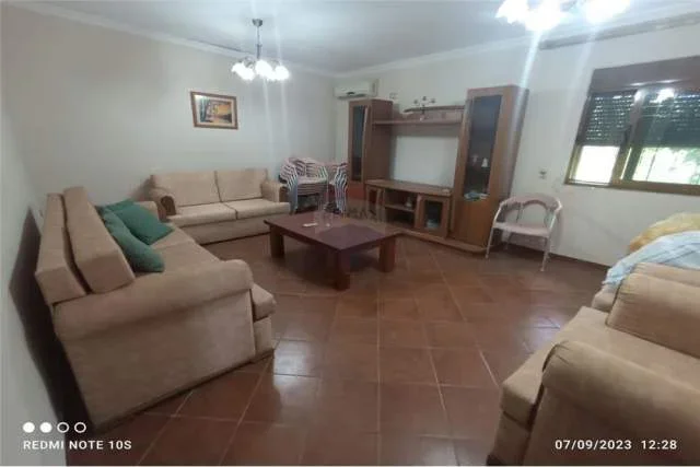 Vlore, shes shtepi 2 Katshe Kati 2, 134 m² 250.000 Euro (Rr.Uje Ftohte,7 pallatet)